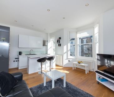 Roderick Road, South End Green, London - Photo 1