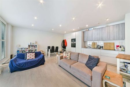 Modern 2 bed, 2 bath apartment located moments from Elephant & Castle station. - Photo 3