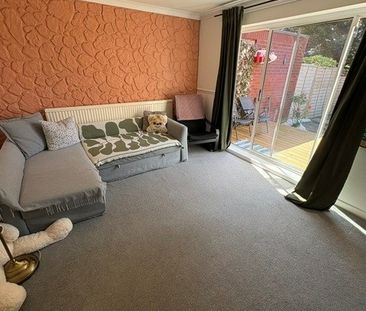 Bedser Drive, Greenford, UB6 - Photo 1