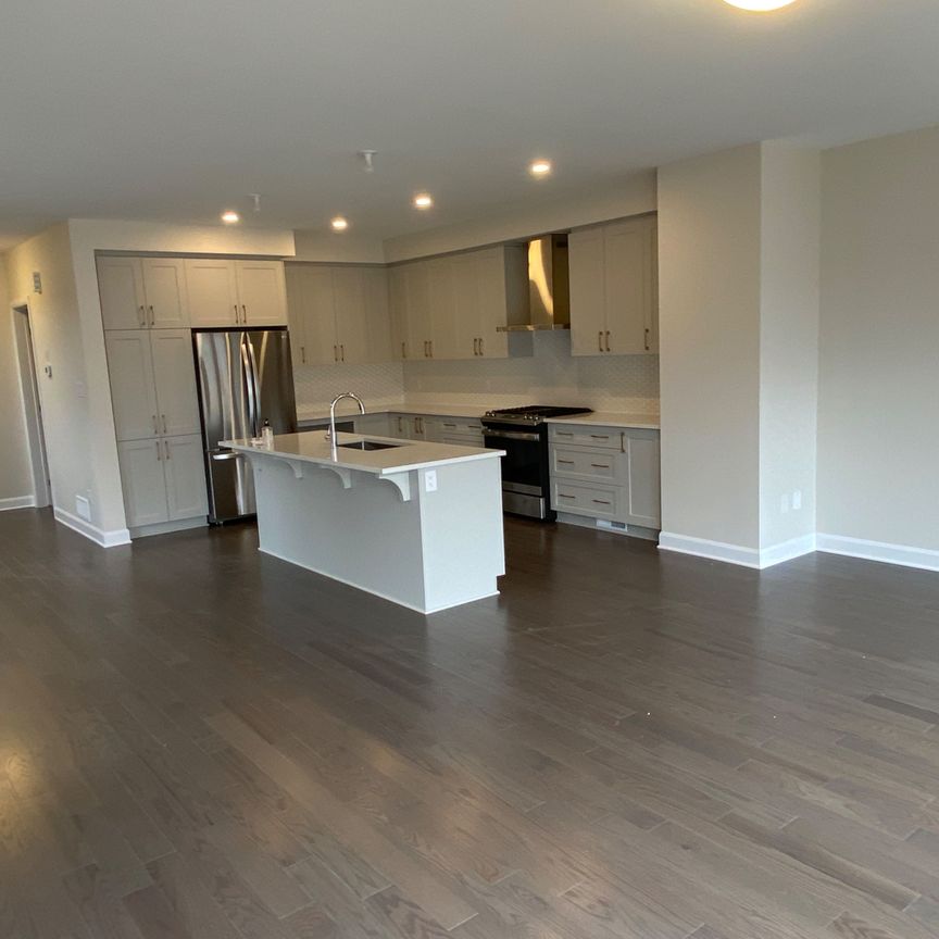 For Lease - 608 MOONFLOWER Crescent, Blossom Park - Airport and Area, Ontario - Photo 1