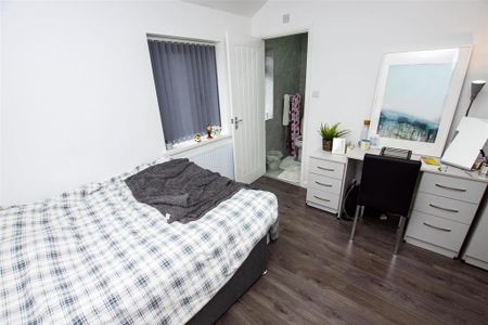 6 bedroom house to rent - Photo 3