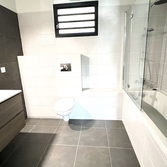 Location Appartement 4 pièces 108m² FORT DE FRANCE 97200 - Photo 1