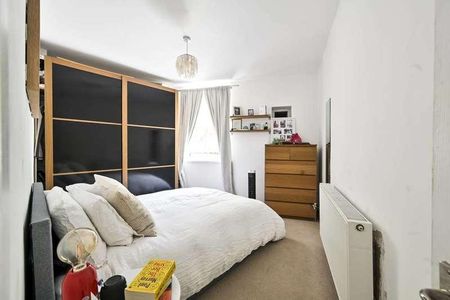 St Quintin Avenue, North Kensington, W10 - Photo 4