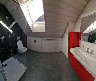 Gemütliches Wohnen unter dem Dach - Photo 1