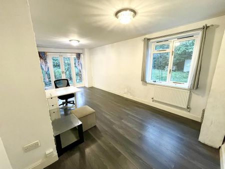 3 bedroom terraced house to rent - Photo 3