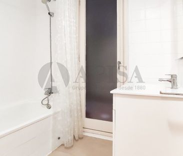 Piso de alquiler en Ramón Berenguer el Vell, El Raval - Photo 4