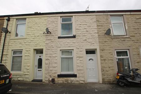2 bedroom terraced house to rent - Photo 4