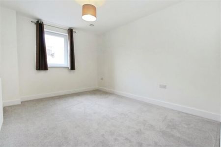 James Weld Close, SO15 - Photo 4