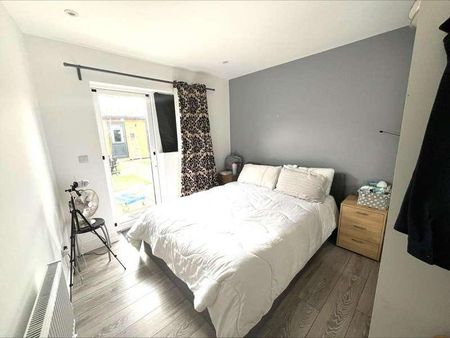 Chaucer Green, Croydon, CR0 - Photo 2