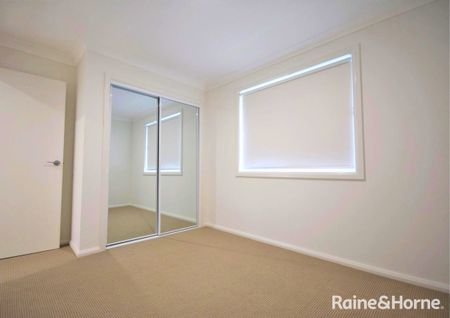 Modern 4-Bedroom Duplex in Convenient Nowra Location - Photo 3