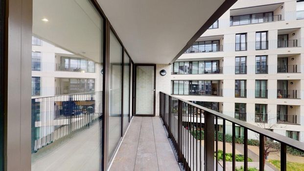 3 bedroom flat to rent - Photo 1