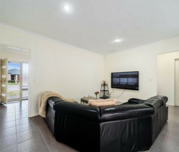 Modern Family Home Perfect For Your Small Family - Photo 1