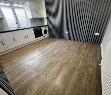 Christchurch Road, Bournemouth - Photo 3