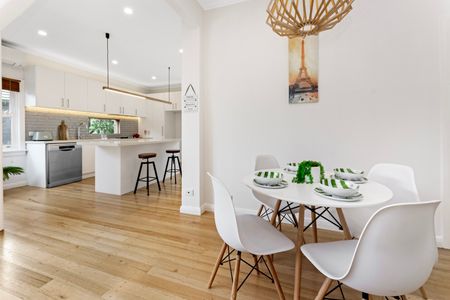 5 St James Avenue, Bentleigh VIC 3204 - House For Rent | Domain - Photo 2