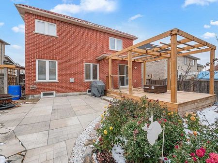 For Lease - 104 William Booth Avenue, Newmarket, Ontario - Photo 3