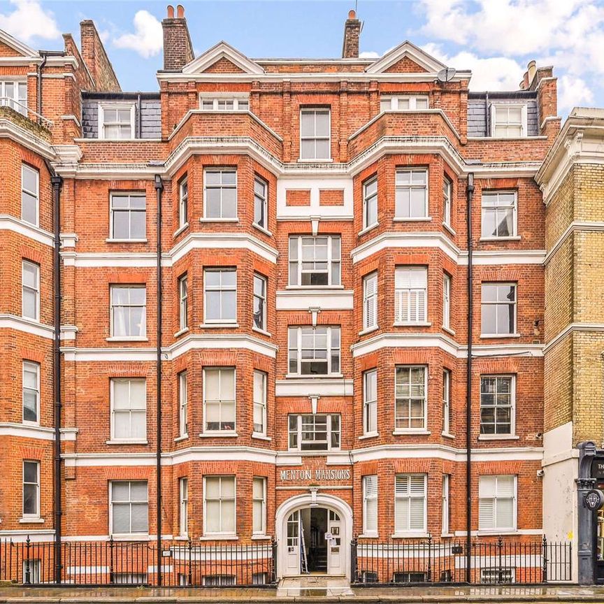 A charming three bedroom property on the first floor of a period conversion on the Fulham Road. This property does not have an HMO license. - Photo 1