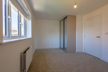 2 bedroom end of terrace house to rent - Photo 4