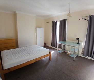 4 bed terraced house to rent in Avenue Road, Norwich, Norfolk - Photo 4