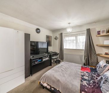 Colney Hatch Lane, N10, London - Photo 4