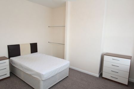 4 Bed Terraced House, Shoreham Street, S2 - Photo 3