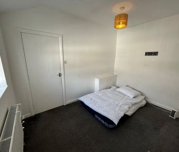 Huntly Road, Kensington, L6 3AJ - Photo 1