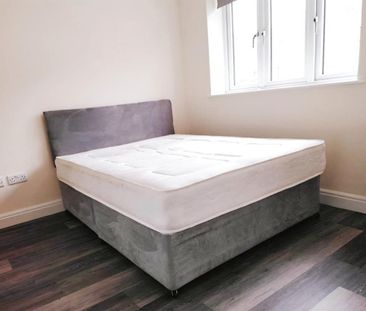 Wern Terrace, Port Tennant, SWANSEA - Photo 4