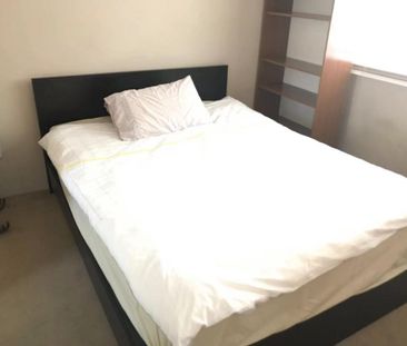 COSY, COMPACT & CONVENIENT FURNISHED ONE BEDROOM APARTMENT - Photo 2