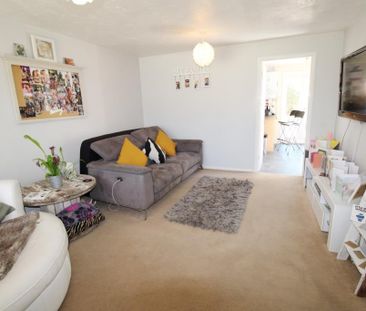 3 bedroom detached house to rent - Photo 2