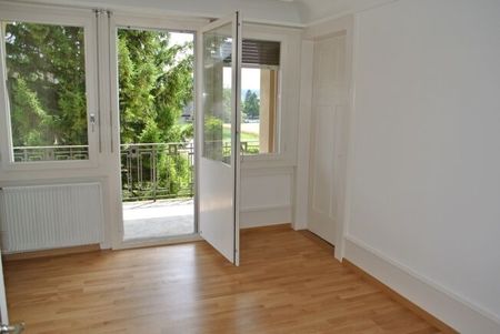 Super 4-room apartment with large terrace and balcony - Photo 3