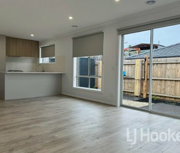 New, Modern, Three Bedroom Home! - Photo 4