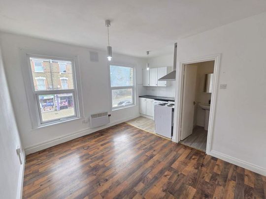 1 bedroom flat to rent - Photo 1