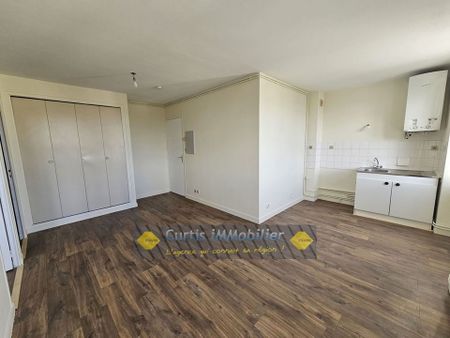 : Appartement 33 m² à SAINT JUST MALMONT - Photo 4