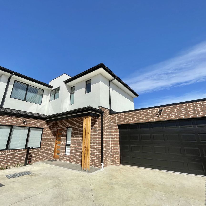 Brand New 3-Bedroom Home in Prime Werribee Location - Photo 1