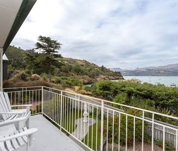 Lovely 4 Bedroom Family Home with Exceptional Views! - Photo 4
