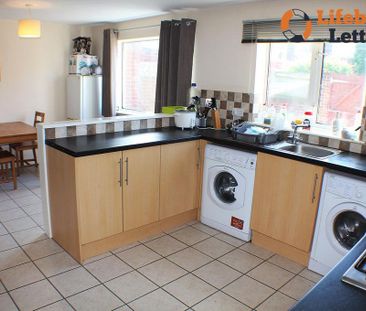 1 bedroom in a house share to rent - Photo 1