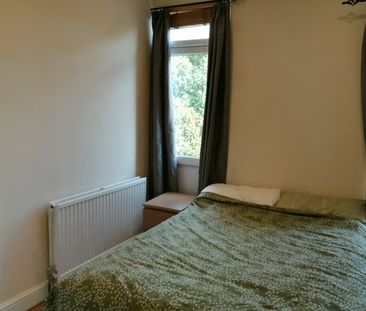 1 Bed Penthouse, Clapham Common South Side, SW4 - Photo 2