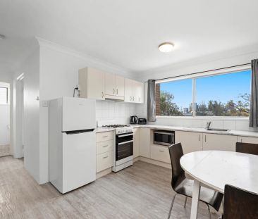 Bright & Convenient Inner-City Living – Partly Furnished & North-Fa... - Photo 5