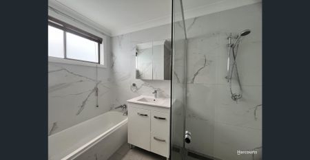 Remarkable Townhouse - Photo 5