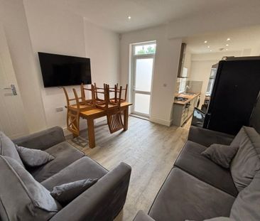 97 Leopold Street - Ultra Modern 4 Bed Loughborough - Photo 2