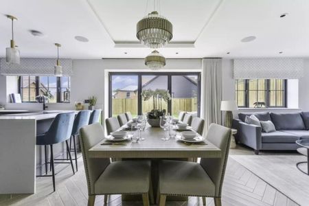 4 bedroom detached house to rent - Photo 4