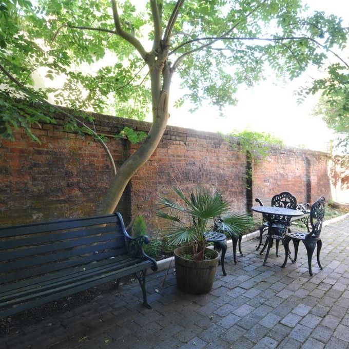 Studio to rent - Photo 2