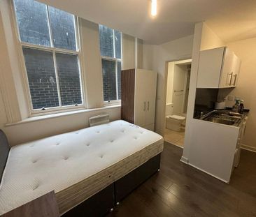Studio to rent - Photo 2