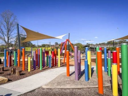 Contemporary Living with Captivating Water Views - Photo 4