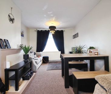 Penhill Drive, Swindon, Swindon, SN2 - Photo 1