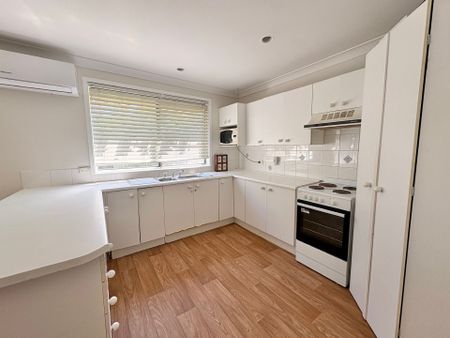 Well Presented Family Home in Great Location! - Photo 4