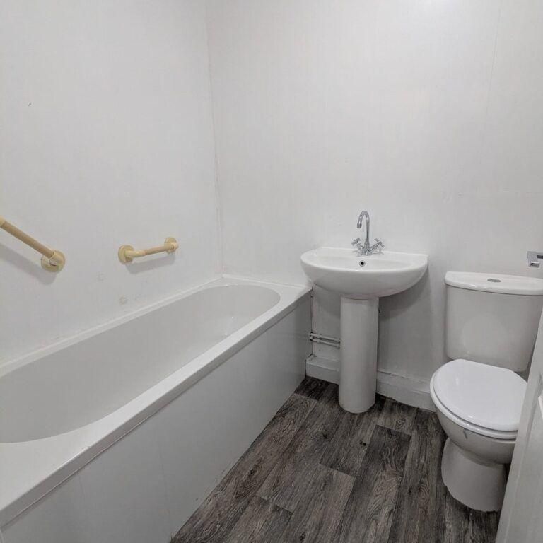 2 bedroom terraced house to rent - Photo 1