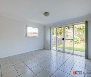 Large Private Duplex Close to Schools, Shops & Transport 4 Bed, 2 B... - Photo 2