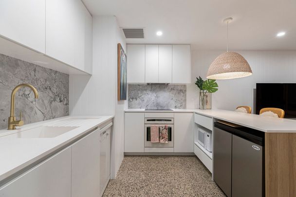 Furnished Buderim Studio with Designer Finishes and Utilities Included! - Photo 1