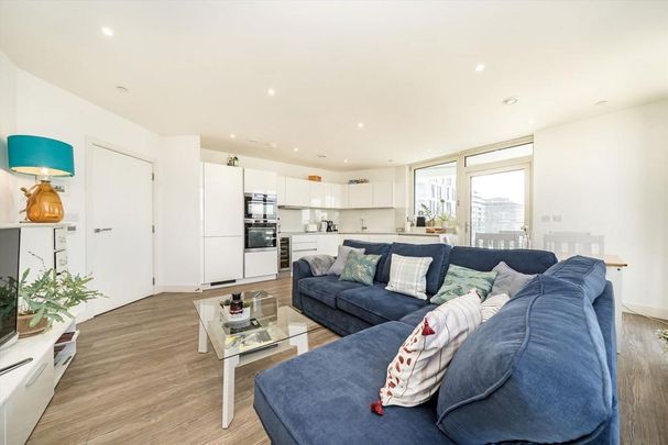 3 bedroom flat to rent - Photo 1