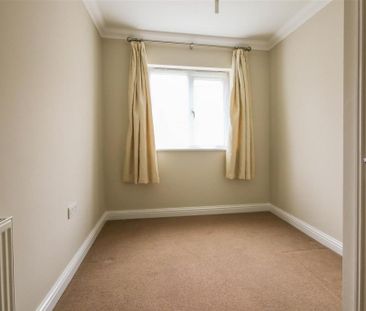 3 bedroom end of terrace house to rent - Photo 4